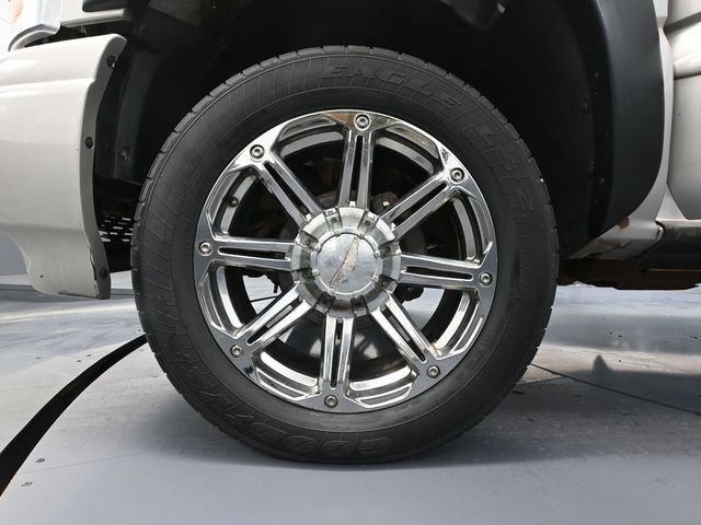 Used 2006 GMC Sierra 1500 Denali w/ Onstar Plus Package image 12