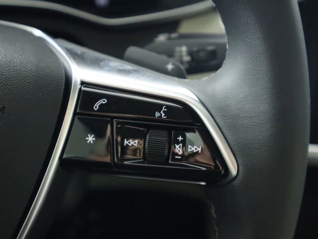 Used 2025 Audi A6 Premium Plus w/ Premium Plus Package image 14