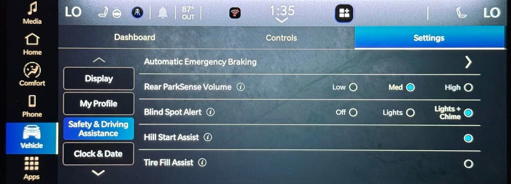 Used 2024 Jeep Wrangler Sahara w/ Safety Group image 32