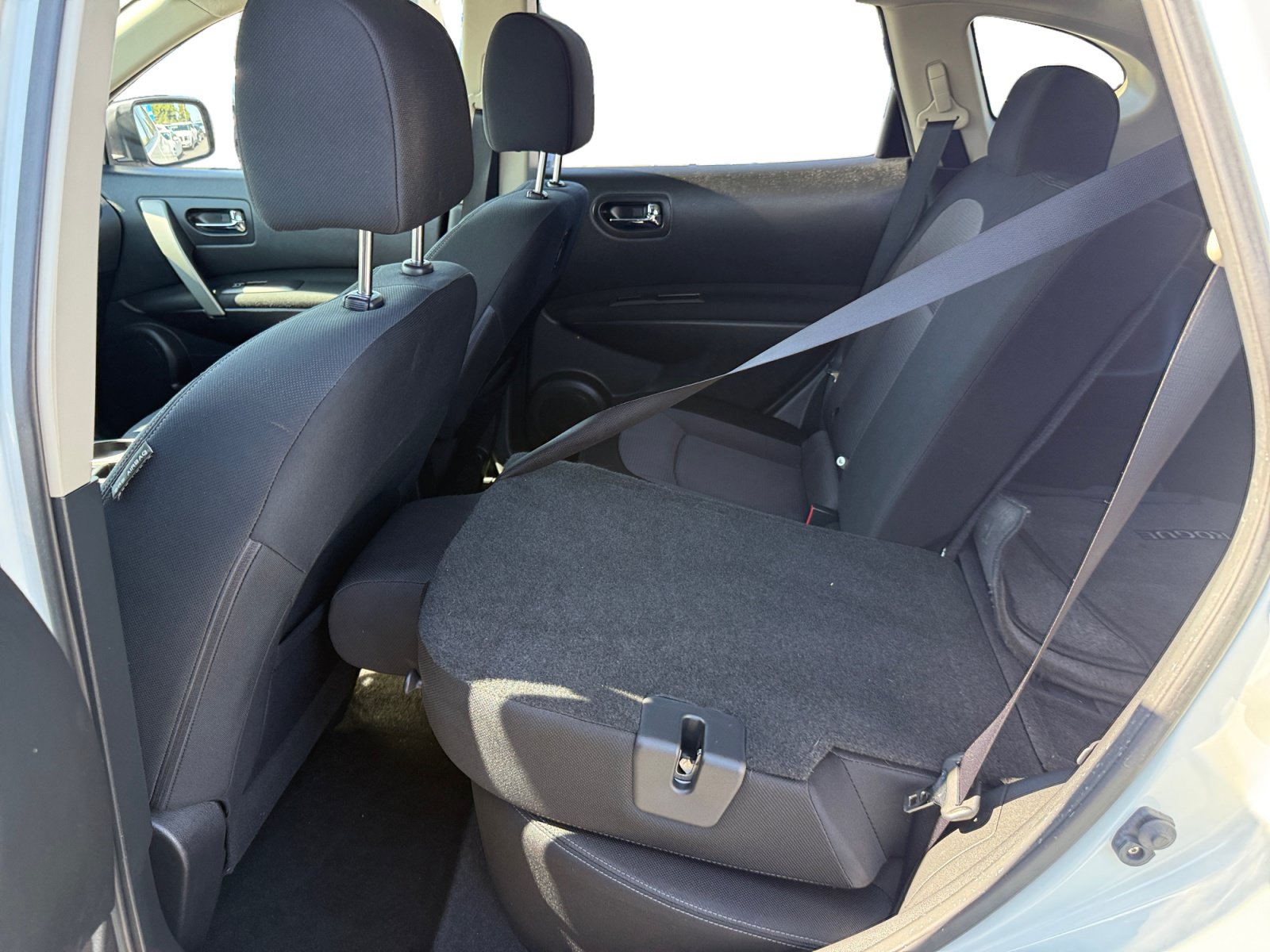 Used 2012 Nissan Rogue SV AWD/4WD image 16