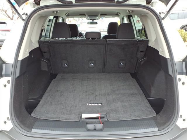 Used 2023 Nissan Rogue SV image 15