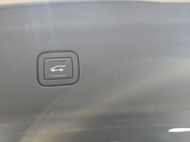 Used 2023 Buick Enclave Essence w/ Experience Buick Package AWD/4WD image 16