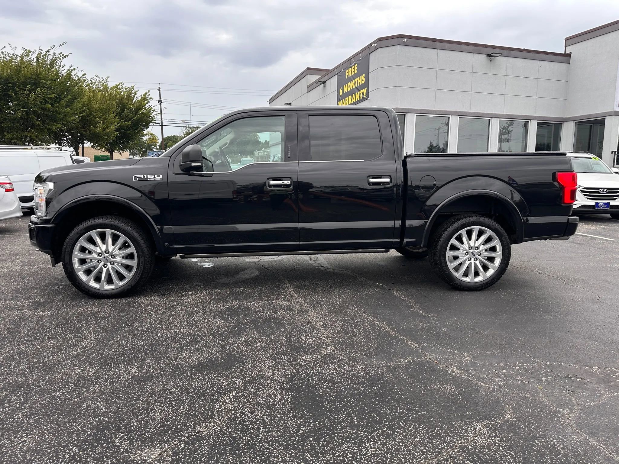 Used 2019 Ford F150 Limited w/ Trailer Tow Package image 9