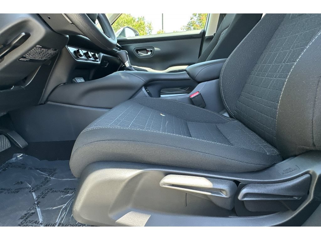 Used 2027 Honda HR-V LX image 13
