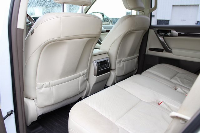 Used 2014 Lexus GX 460 image 34