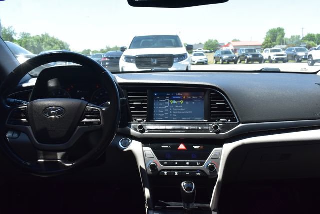 Used 2017 Hyundai Elantra Limited w/ Limited Ultimate Package 09 FWD image 39