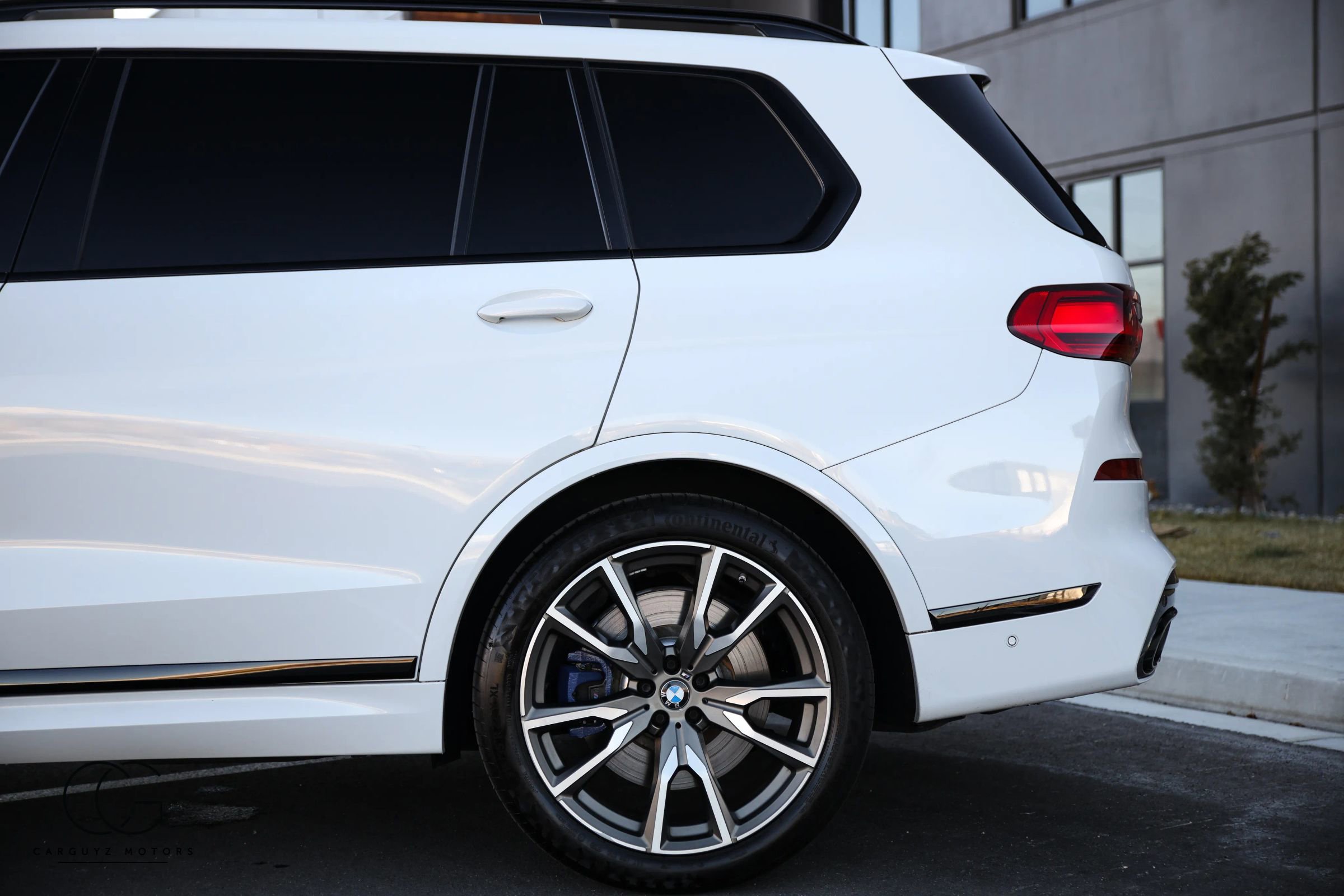 Used 2020 BMW X7 M50i w/ Dynamic Handling Package image 12