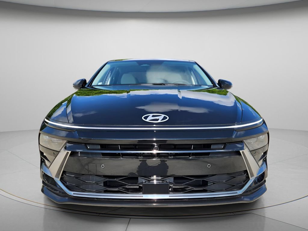 New 2026 Hyundai Sonata Limited FWD image 3