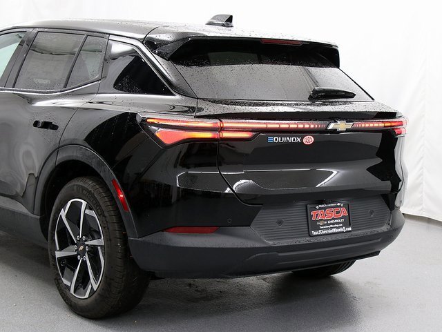 New 2026 Chevrolet Equinox EV LT w/ Comfort Package image 7