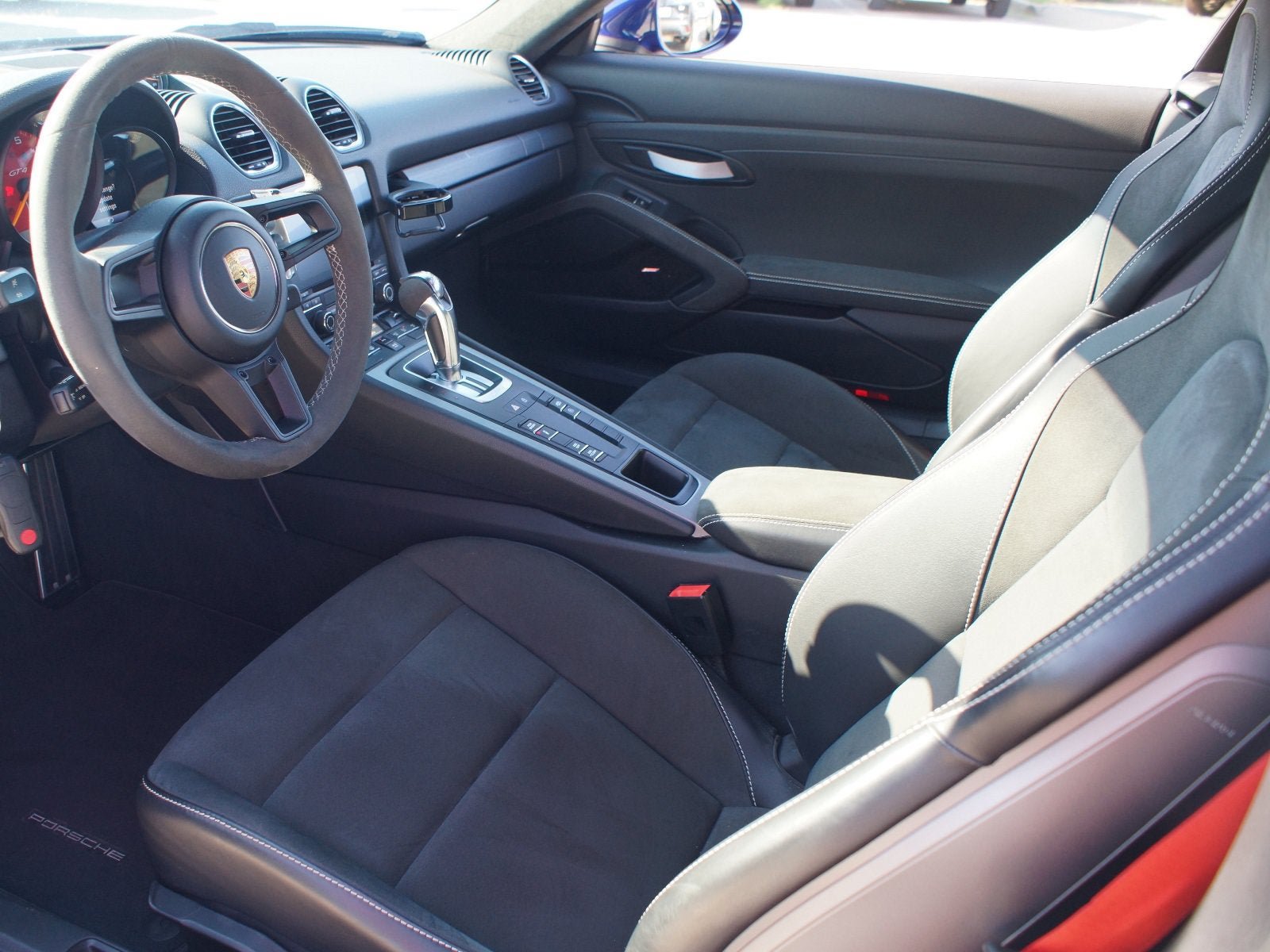 Used 2021 Porsche 718 Cayman GT4 RWD image 6