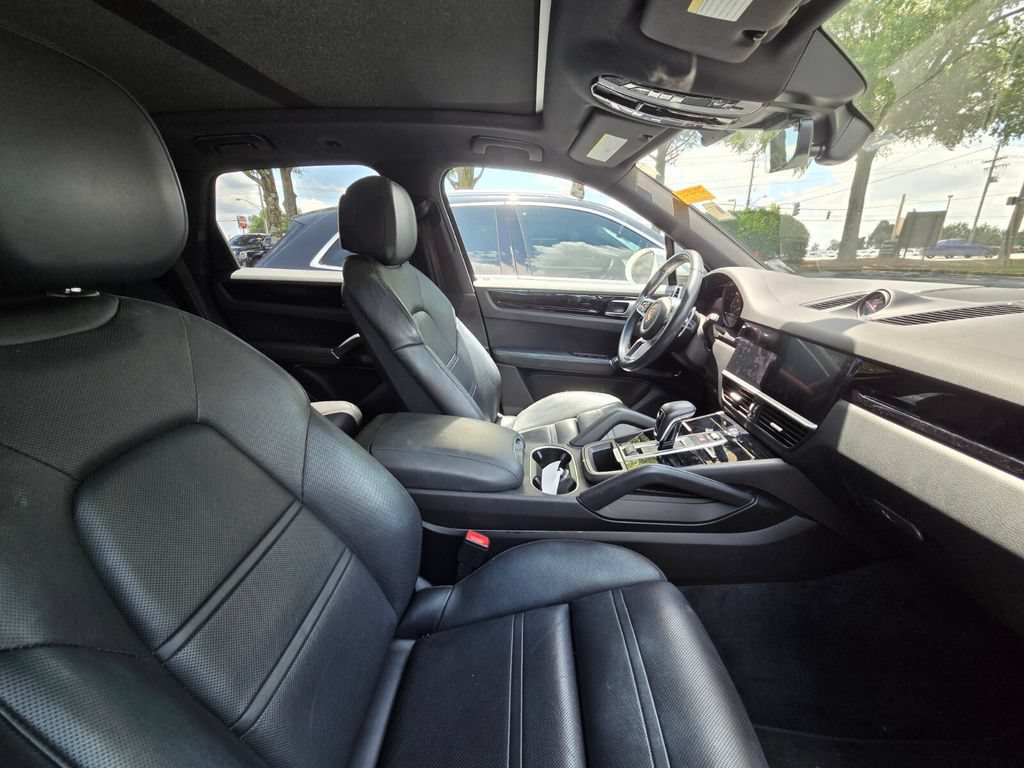 Used 2019 Porsche Cayenne S AWD/4WD image 8
