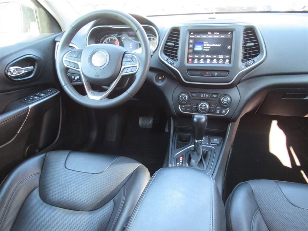 Used 2022 Jeep Cherokee Latitude Lux w/ Mopar Interior Package image 12