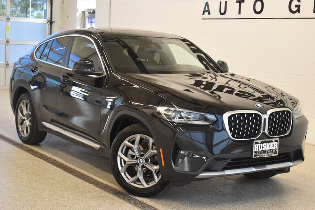 Used 2025 BMW X4 xDrive30i w/ Premium Package AWD/4WD image 1