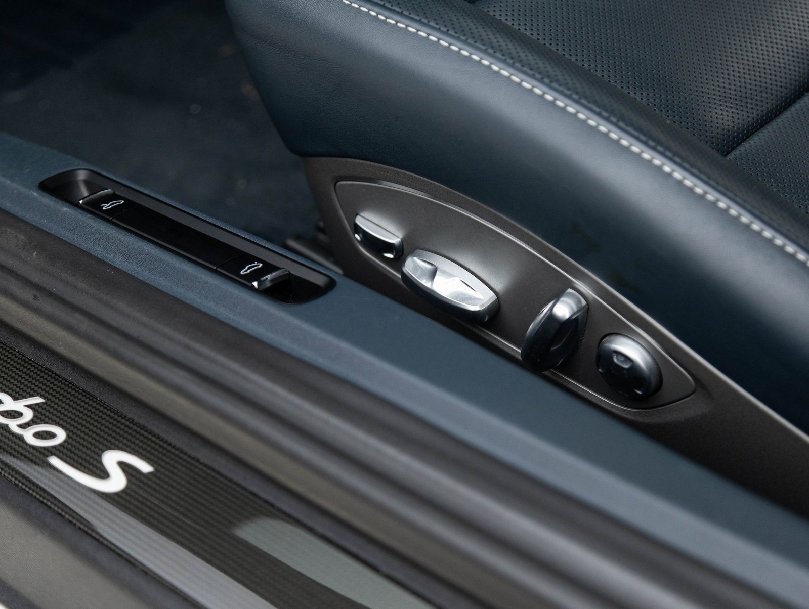 Used 2019 Porsche 911 Turbo S image 24