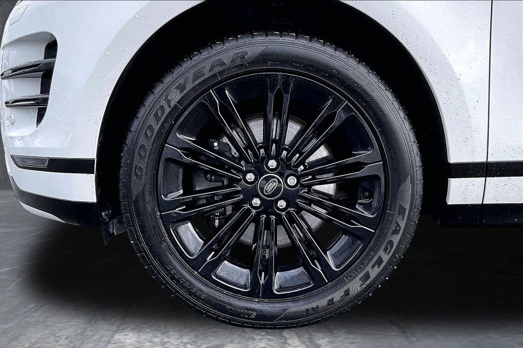 Certified 2025 Land Rover Range Rover Evoque Dynamic SE AWD/4WD image 34