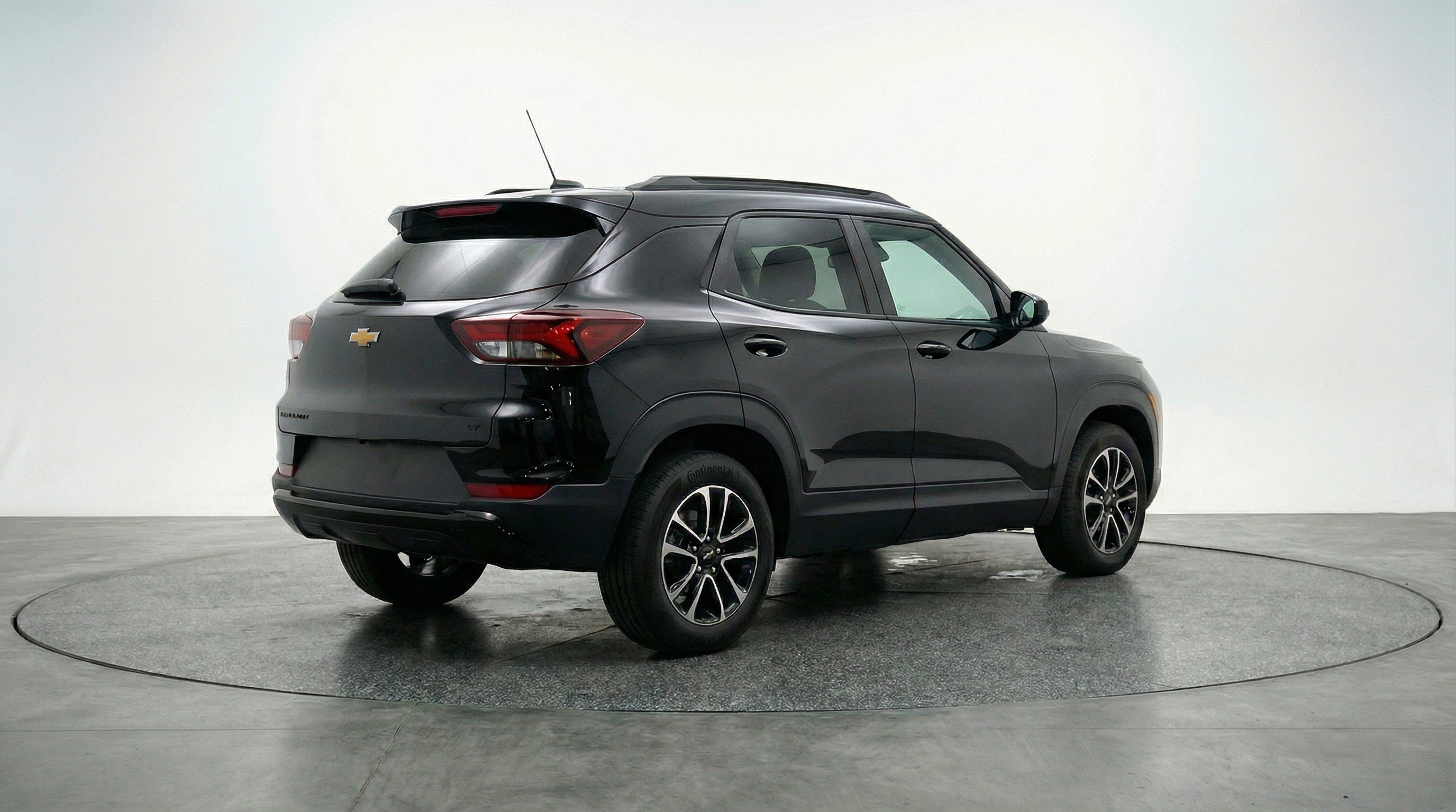 Used 2025 Chevrolet TrailBlazer LT FWD image 9