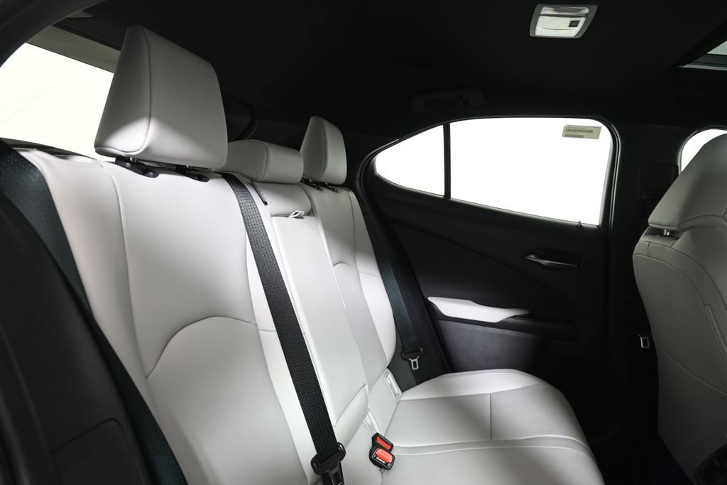 Used 2025 Lexus UX 300h AWD w/ Cold Area Package image 33