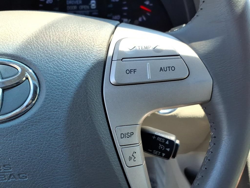 Used 2011 Toyota Camry XLE w/ SE/XLE Extra-Value Pkg FWD image 28