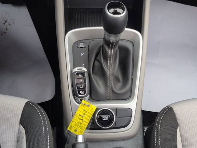 Used 2024 Hyundai Venue SEL image 17