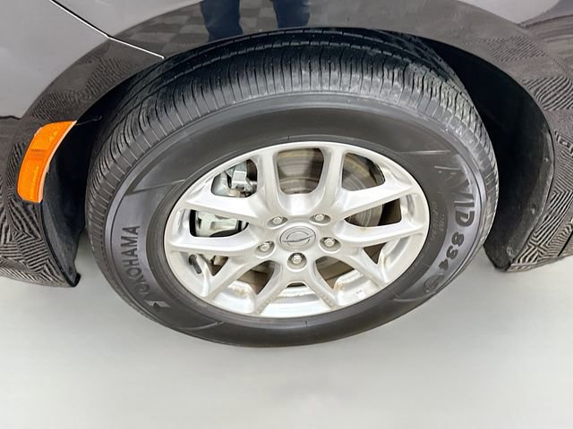 Used 2024 Chrysler Pacifica Touring-L image 30
