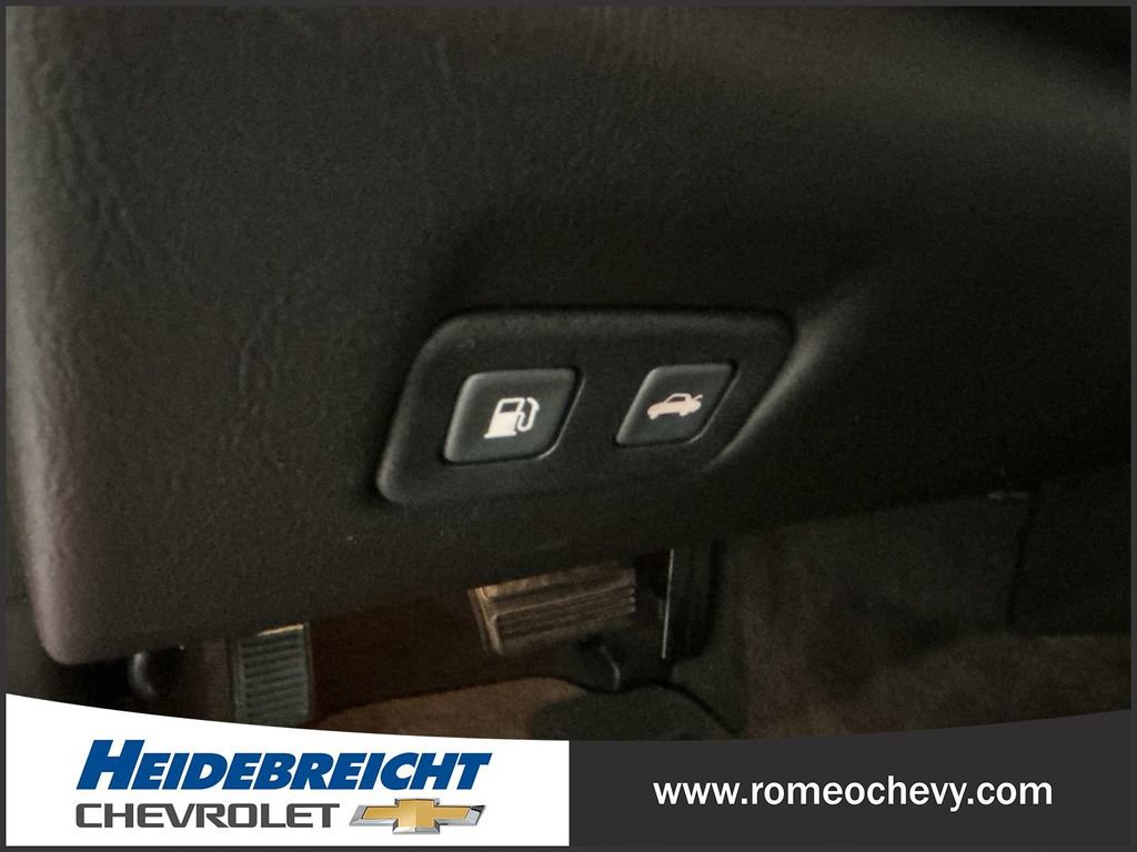 Used 2007 Cadillac XLR RWD image 29