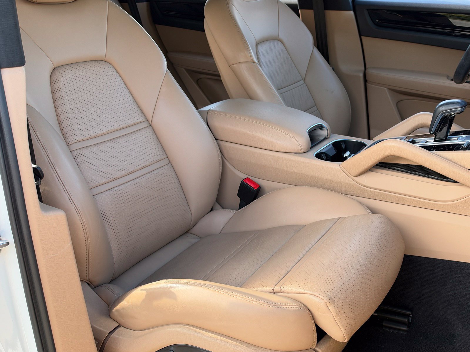 Certified 2021 Porsche Cayenne S AWD/4WD image 17