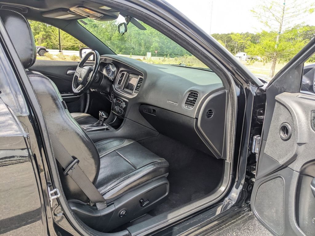 Used 2020 Dodge Charger SXT w/ Leather Interior Group image 31