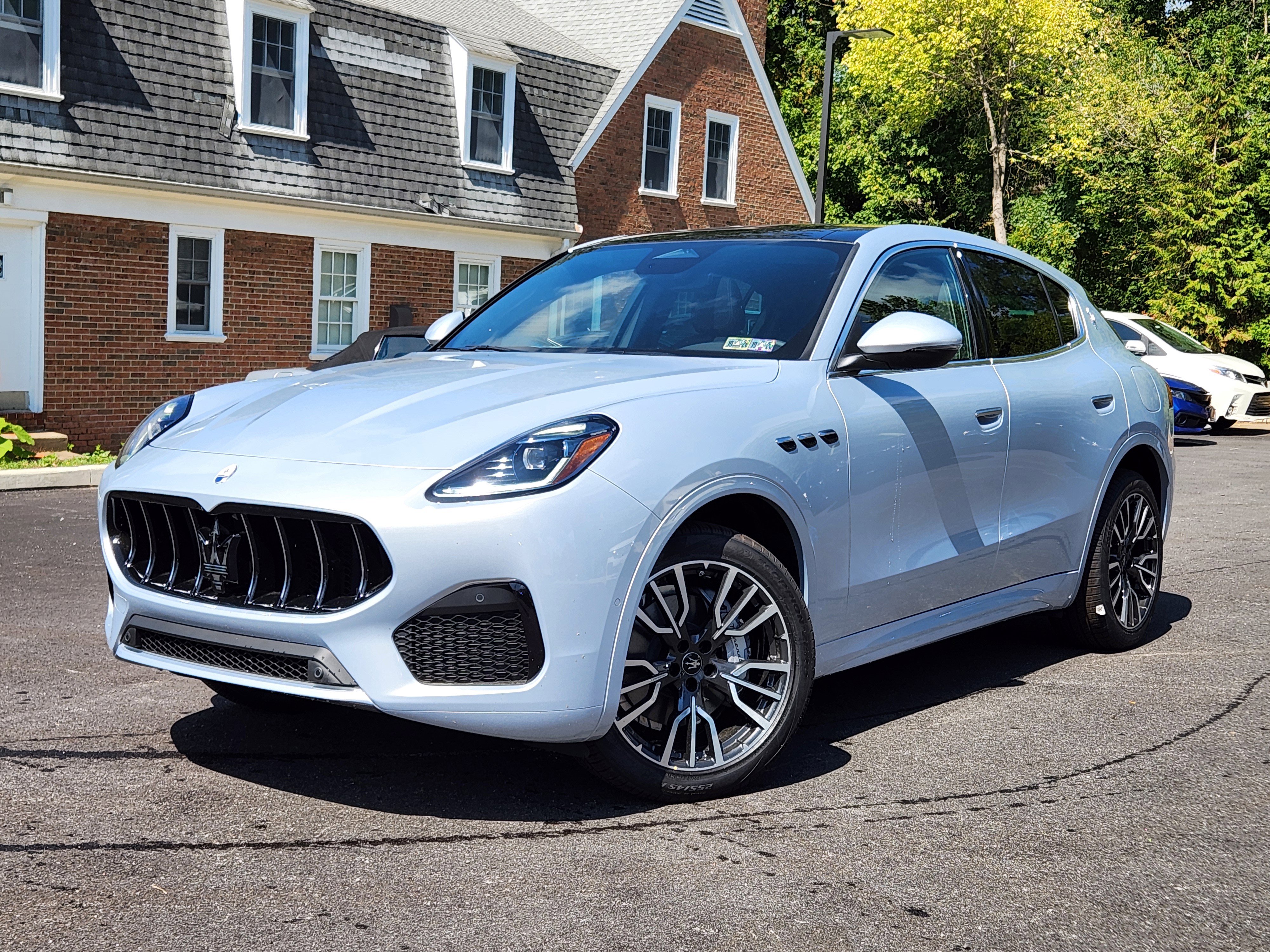 New 2025 Maserati Grecale GT image 1