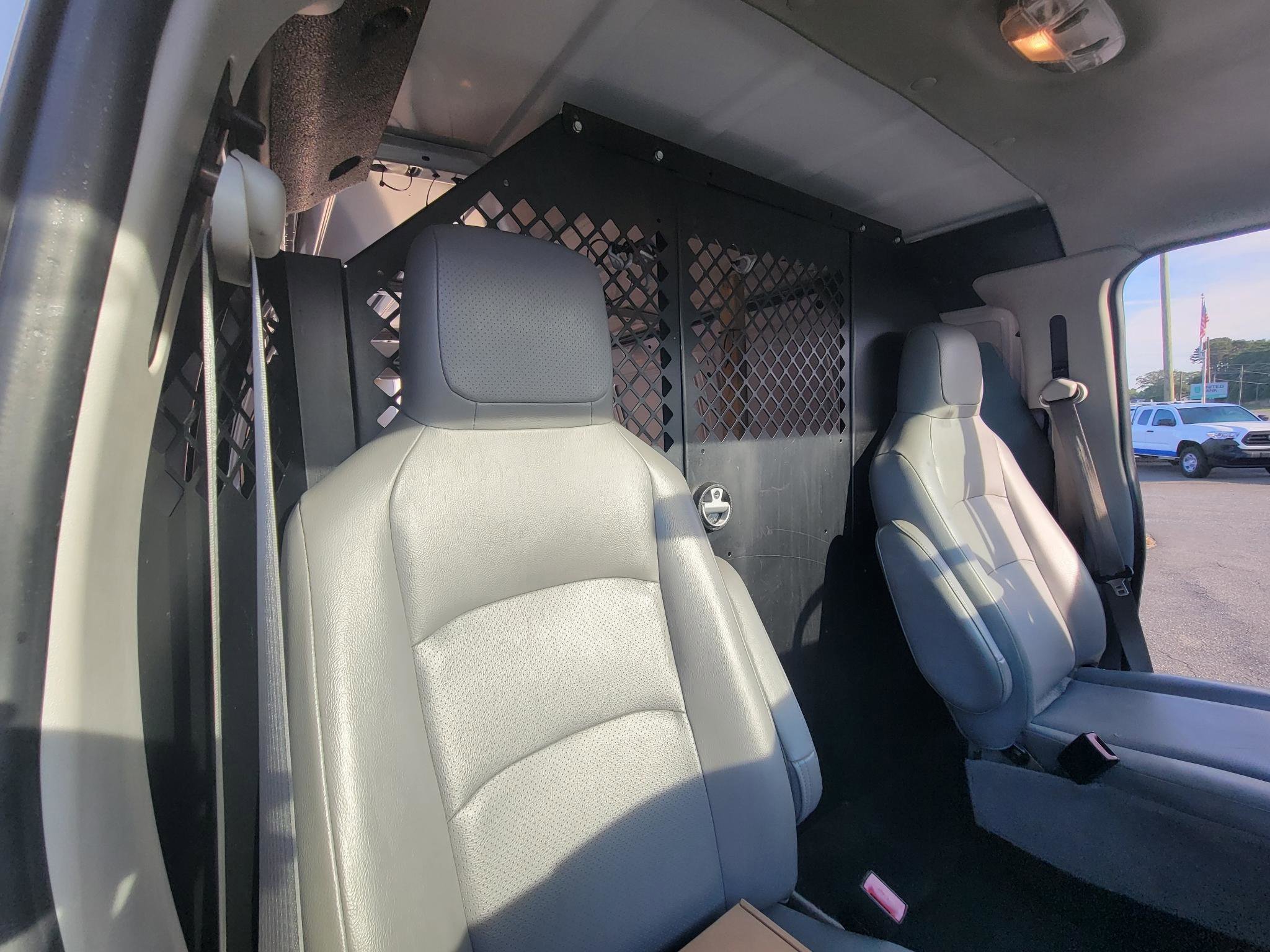 Used 2014 Ford E-150 and Econoline 150 RWD image 40