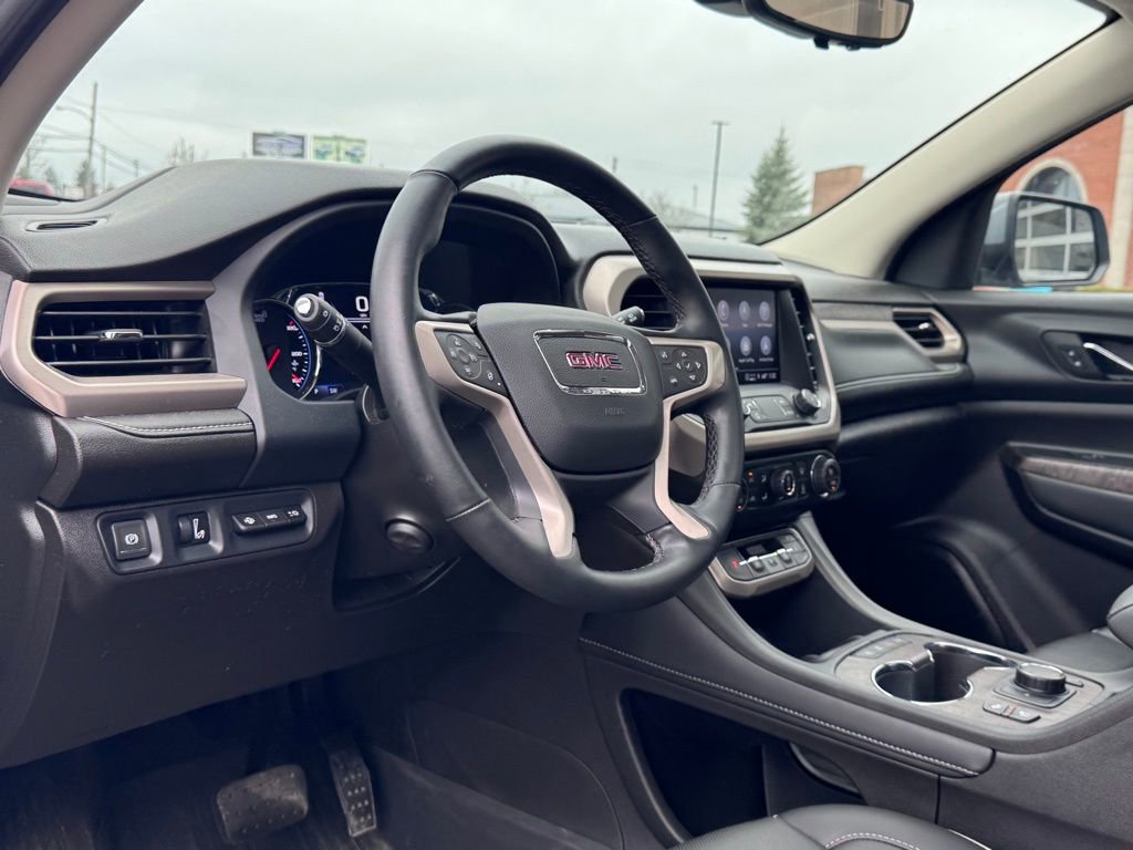 Used 2023 GMC Acadia Denali w/ Denali Ultimate Package image 10
