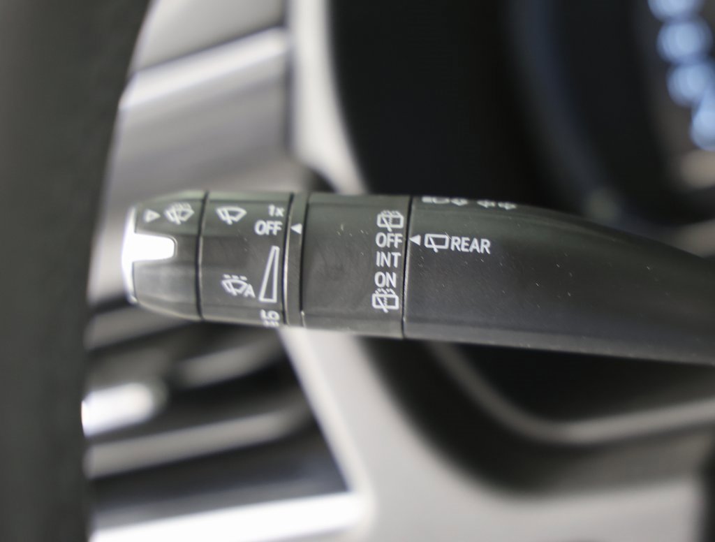 Used 2023 GMC Yukon SLT image 26