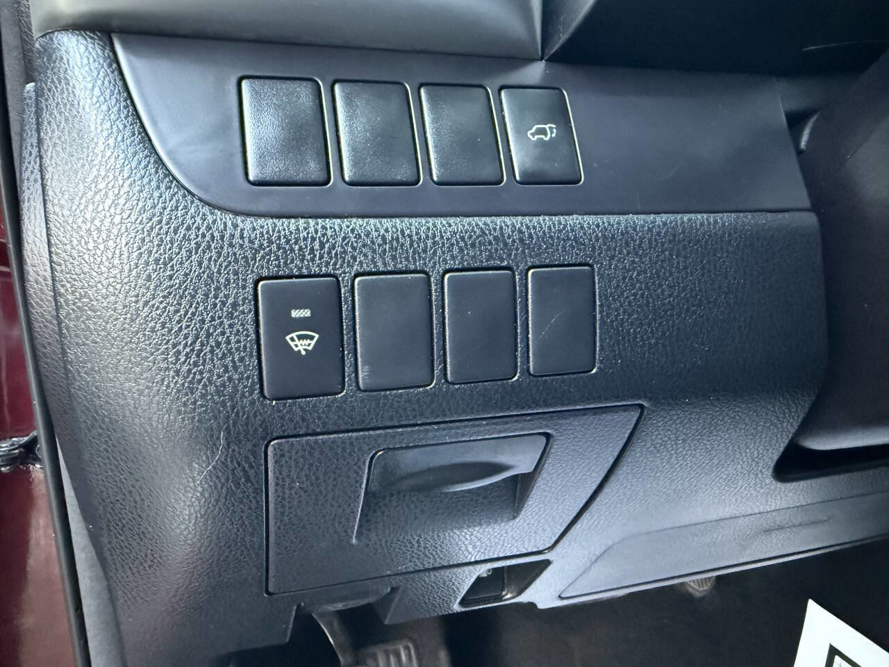 Used 2015 Toyota Highlander Plus FWD image 19