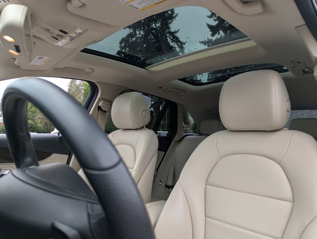 Used 2018 Mercedes-Benz GLC 300 4MATIC image 25