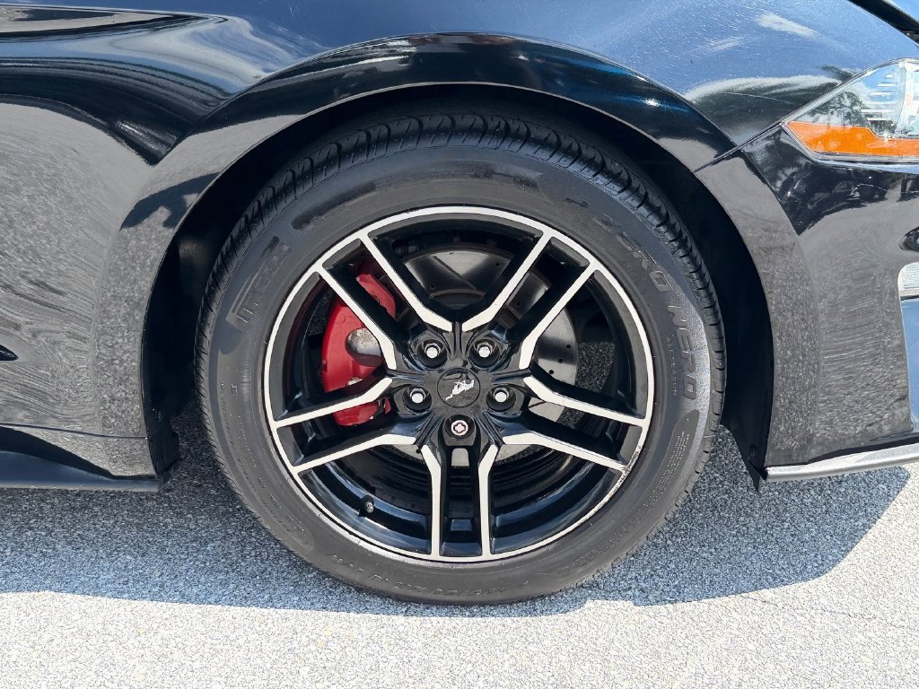 Used 2020 Ford Mustang Convertible RWD image 17