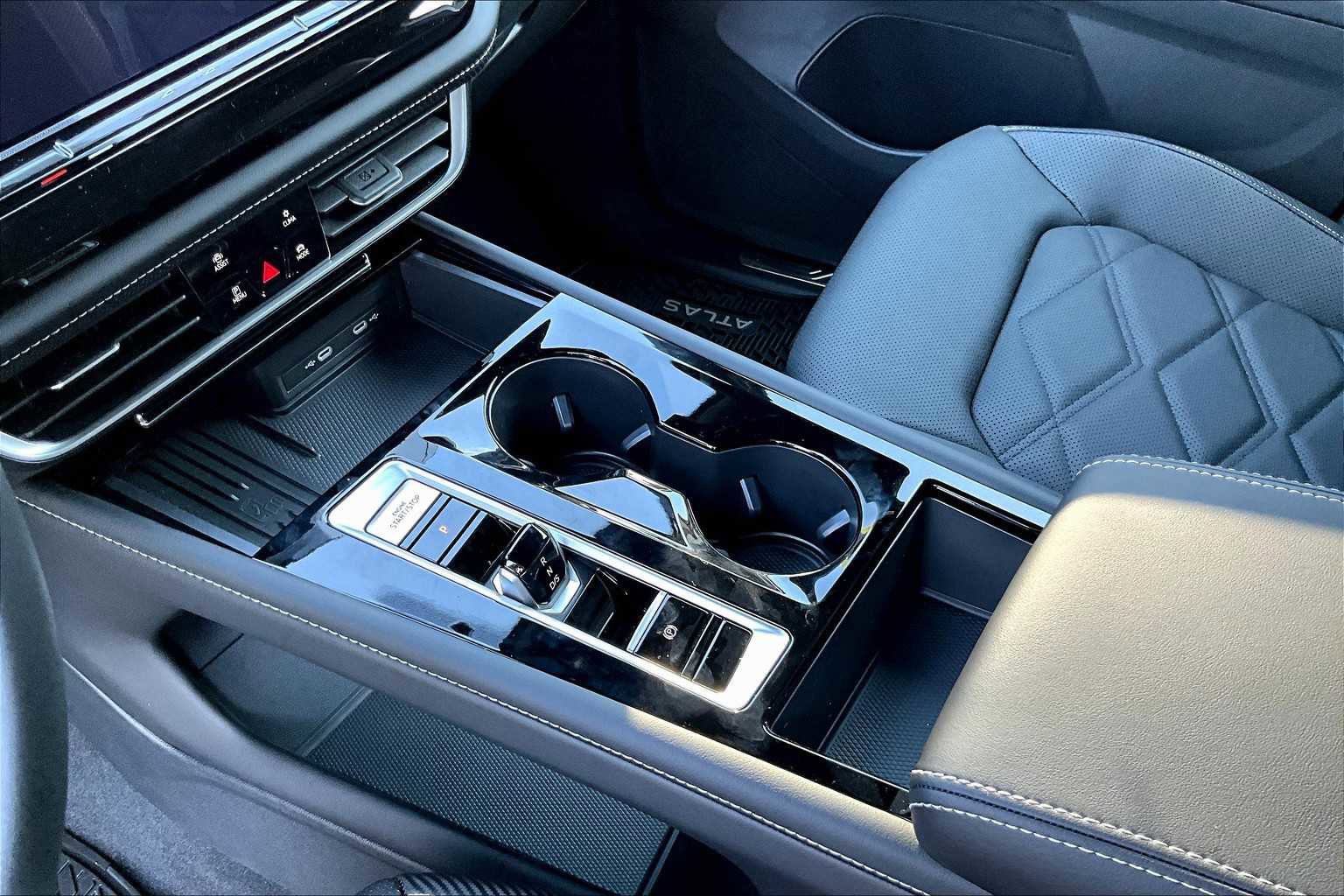 New 2026 Volkswagen Atlas Cross Sport SE image 7