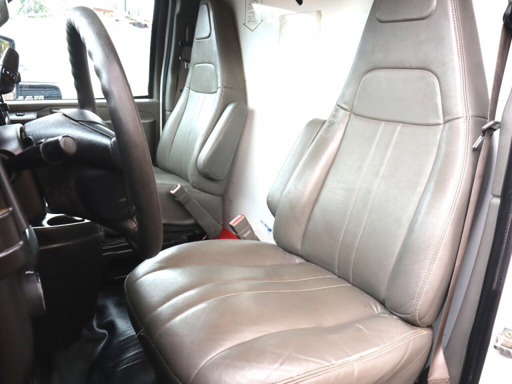 Used 2019 GMC Savana 3500 Extended w/ Driver Convenience Package image 23