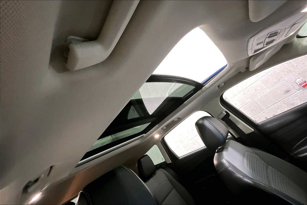 Used 2017 Ford Escape SE w/ Equipment Group 201A image 27