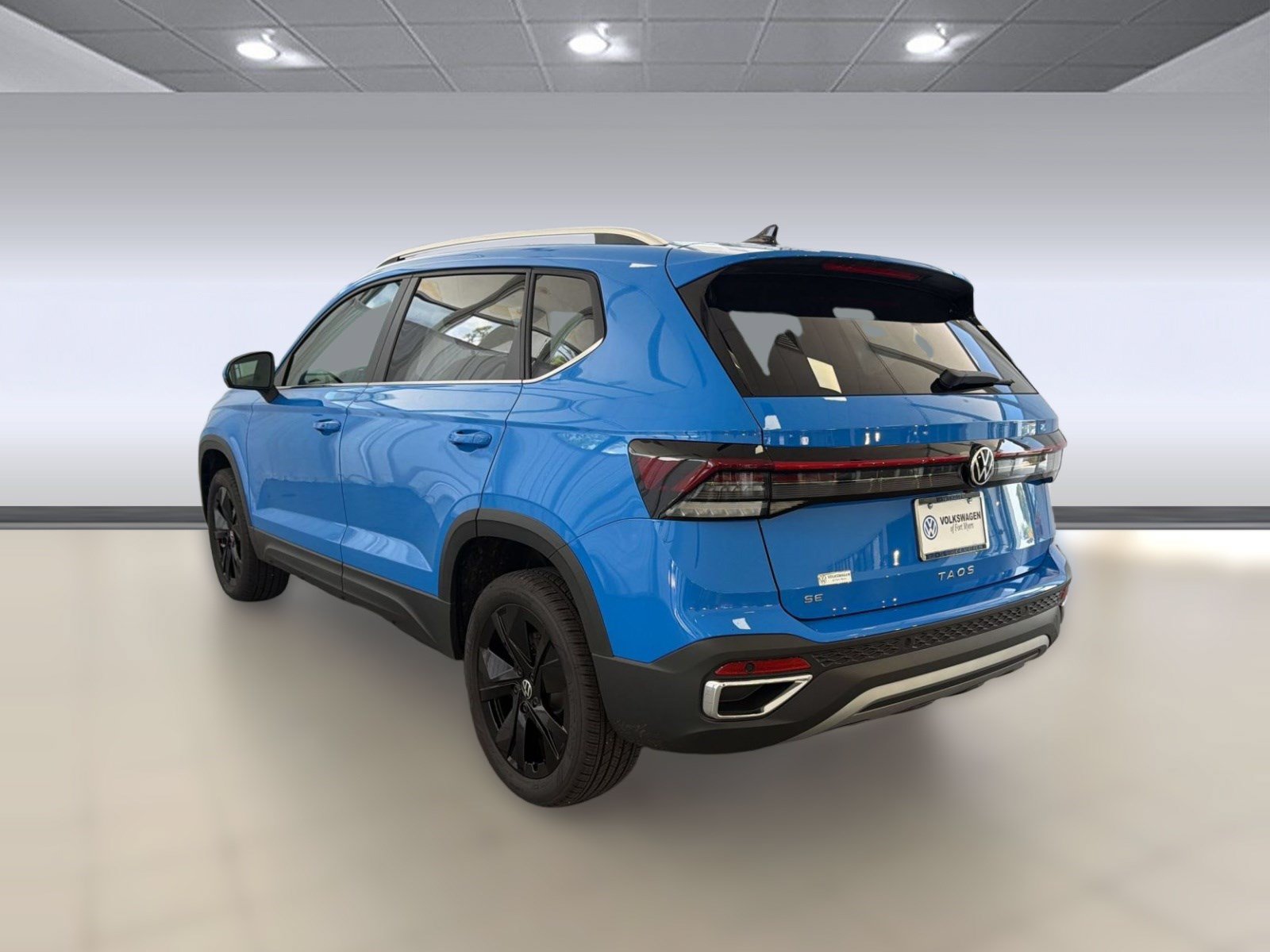 New 2026 Volkswagen Taos SE FWD image 3