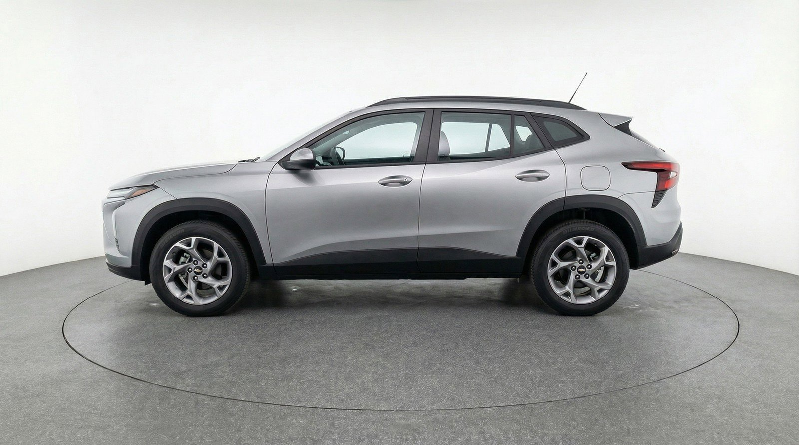 Used 2025 Chevrolet Trax LT w/ LT Convenience Package image 5