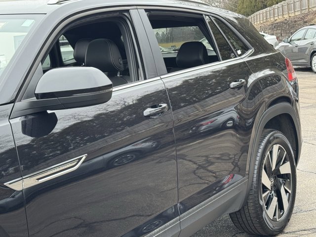 Used 2024 Volkswagen Atlas Cross Sport SE w/ Panoramic Sunroof Package image 24