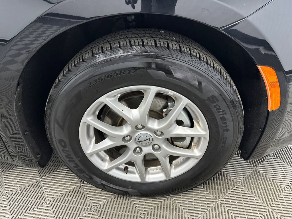 Used 2024 Chrysler Voyager LX image 13