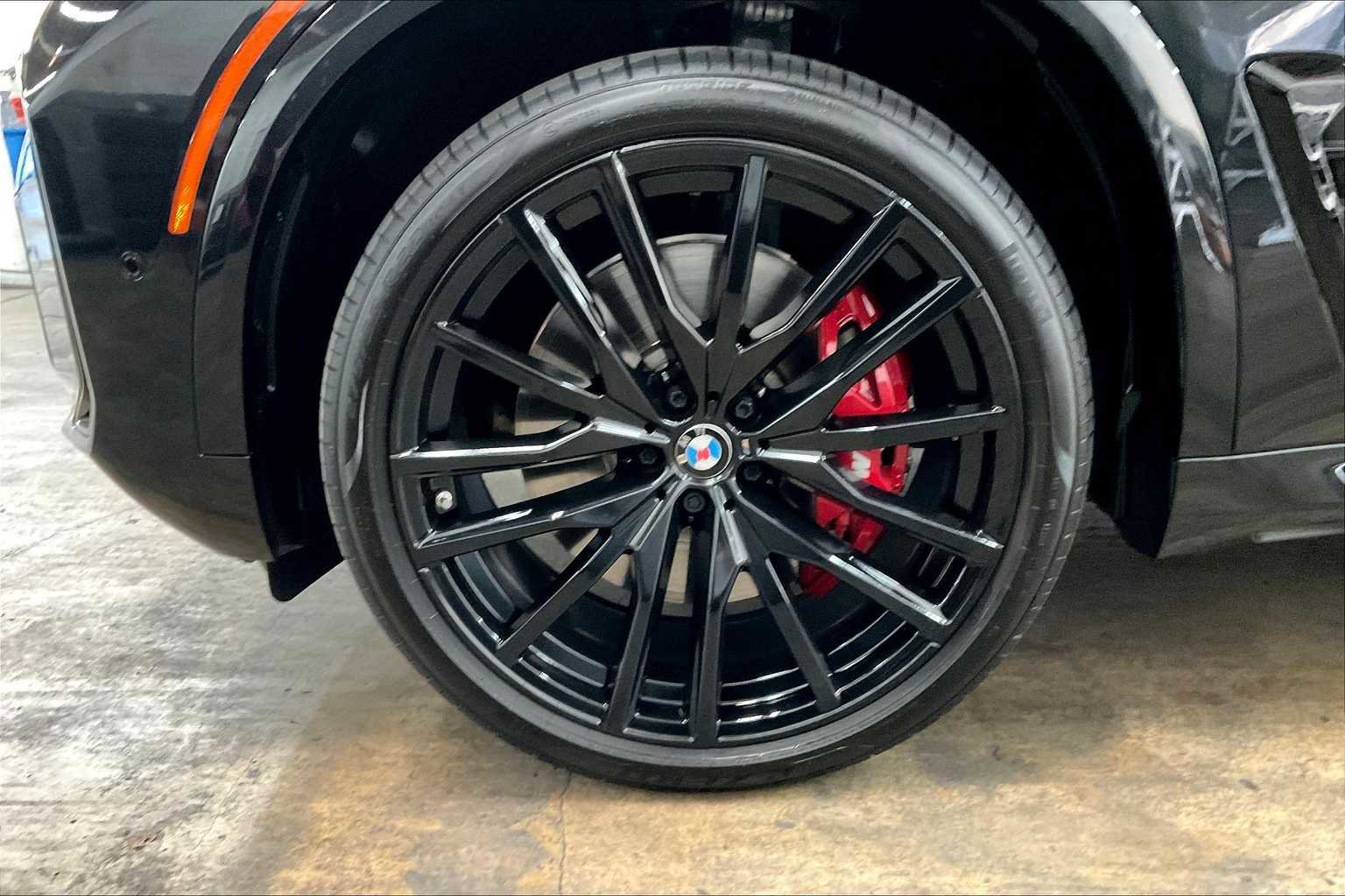 Used 2025 BMW X5 M60i w/ Executive Package image 12
