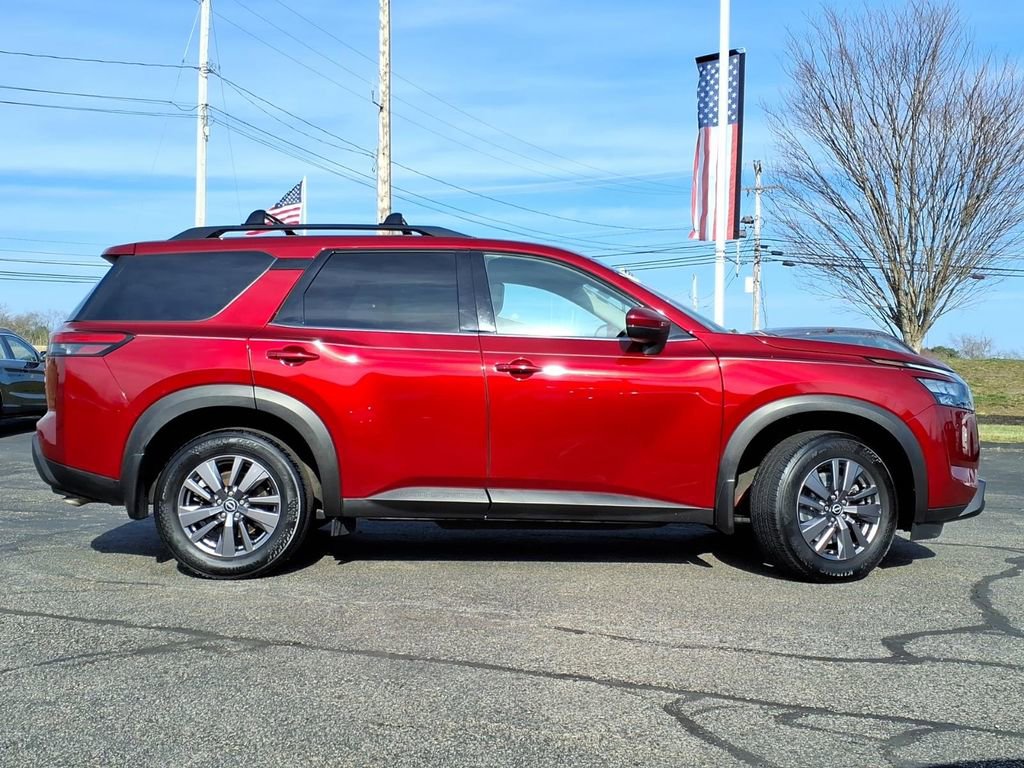 Certified 2023 Nissan Pathfinder SV AWD/4WD image 2