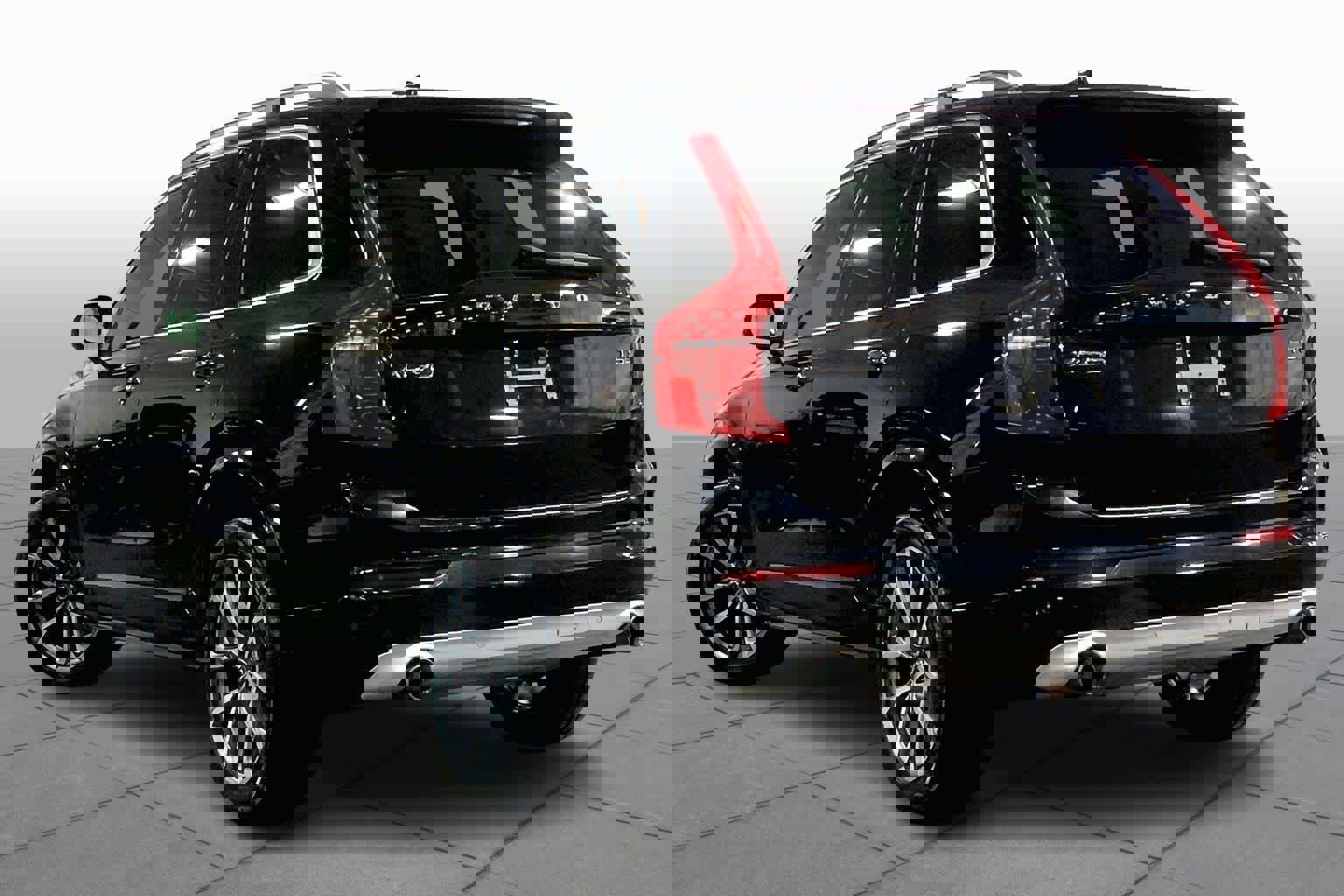 Used 2019 Volvo XC90 T5 Momentum w/ Protection Package Premier image 12