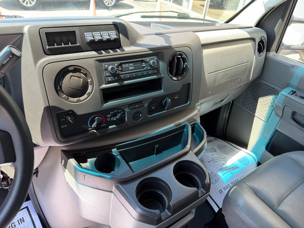 Used 2024 Ford E-450 and Econoline 450 Super Duty w/ Power Windows & Locks Group RWD image 17