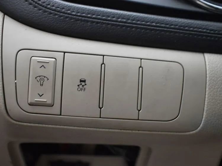 Used 2011 Kia Optima EX w/ Premium Pkg image 22