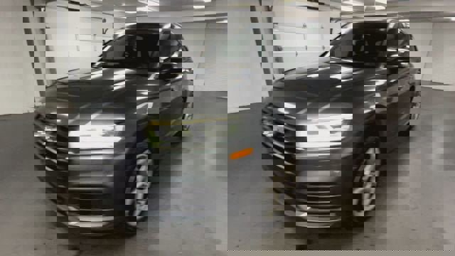 Used 2020 Audi Q5 2.0T Titanium Premium Plus w/ Premium Plus Package image 4