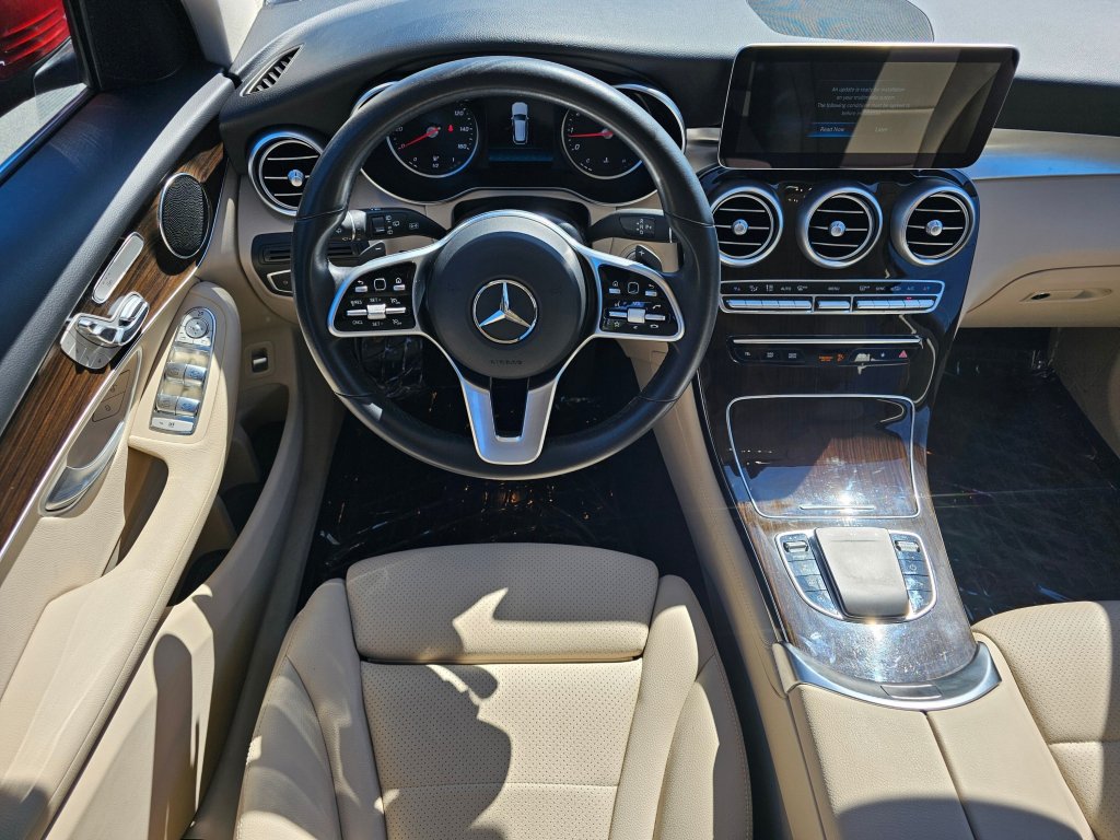 Used 2021 Mercedes-Benz GLC 300 4MATIC image 4