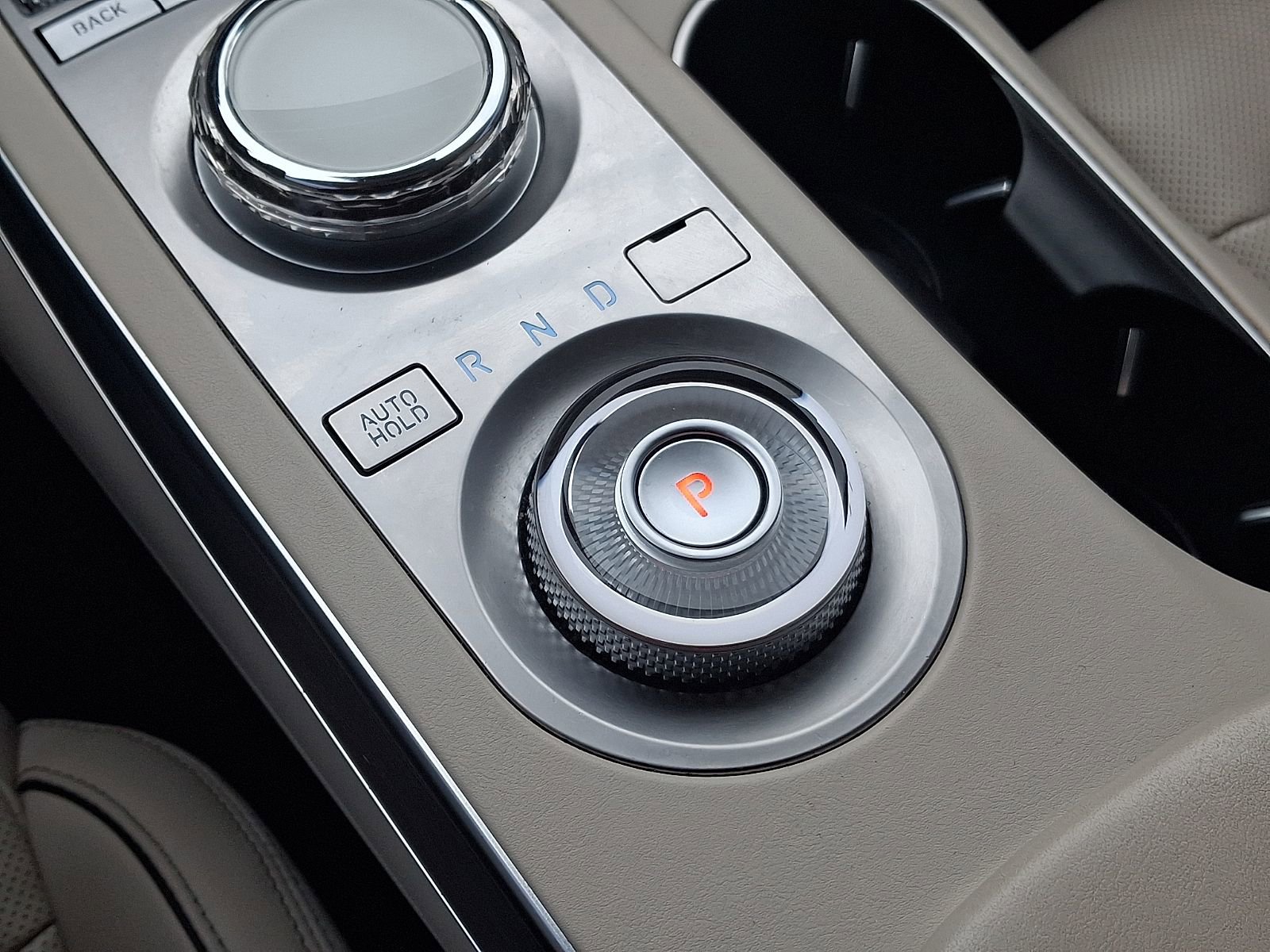 Used 2022 Genesis GV70 2.5T w/ Advanced Package image 15