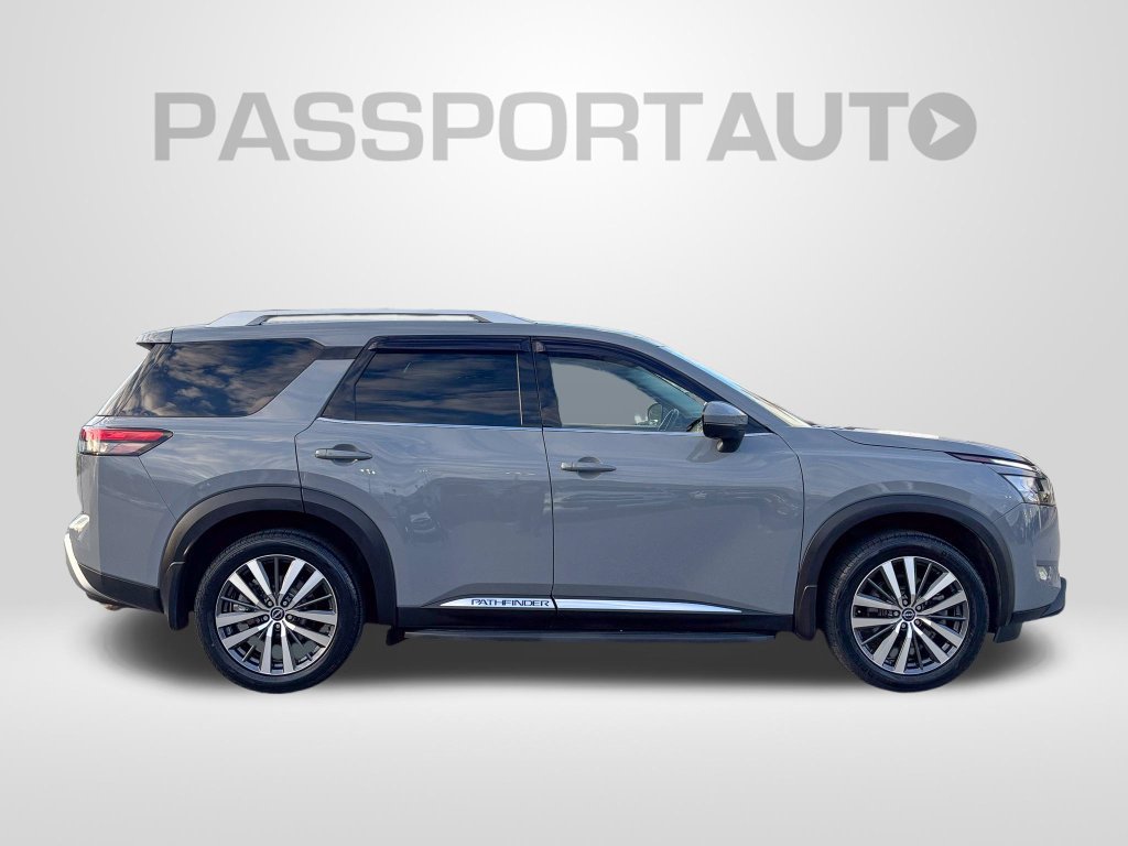 Used 2022 Nissan Pathfinder Platinum w/ Cargo Package AWD/4WD image 9